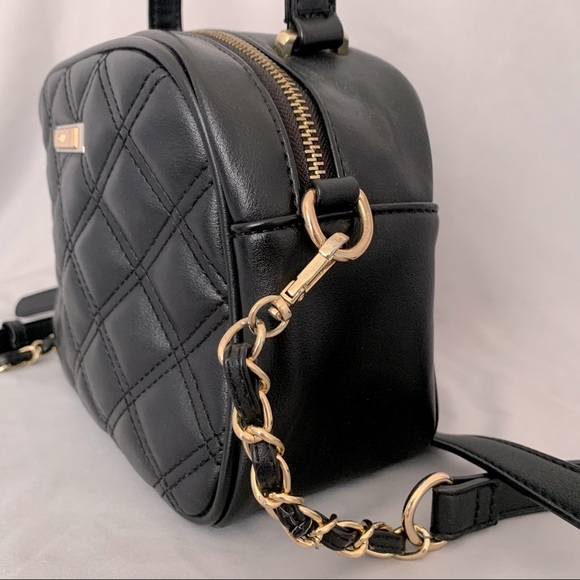 Quilted Box Chain Belt Buckle Leather Crossbody Bag in Black, Gold - Accessories - Picture 3 of 7